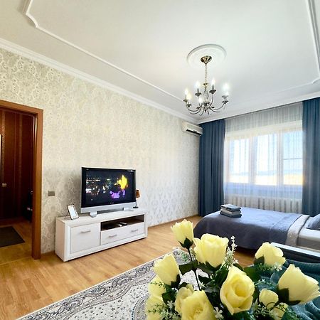 Gagarin One Bedroom Apartment Almaty Exterior photo